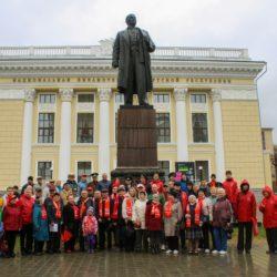 1 мая в г. Ижевске коммунисты, комсомольцы и их сторонники провели торжественное возложение цветов к памятнику Владимира Ильича Ленина.